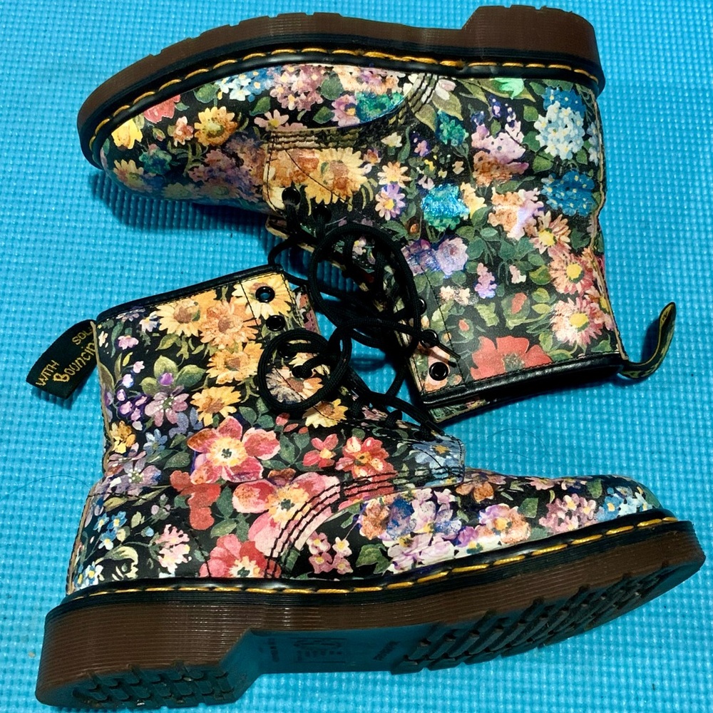 Authentic Vintage Doc Marten’s Floral Made in England RARE Geniune Leather